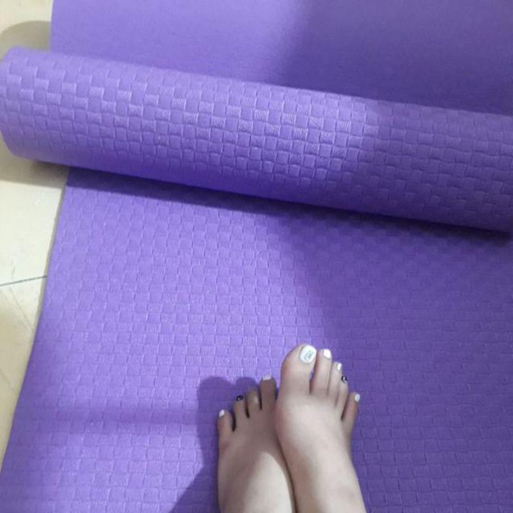 Thảm tập yoga 1 lớp kẻ vuông dày 8mm kích thước 0.6x1.8m