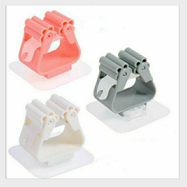 Móc kẹp chổi đa năng dán tường