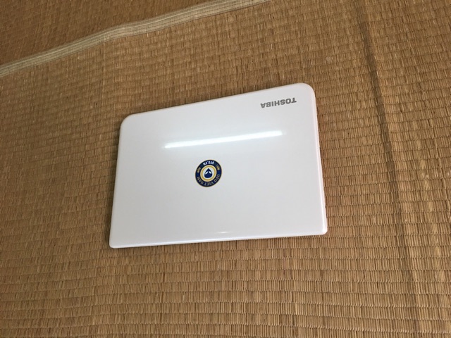 Laptop Toshiba L40 trắng đẹp tinh khôi văn phòng sang trọng | BigBuy360 - bigbuy360.vn