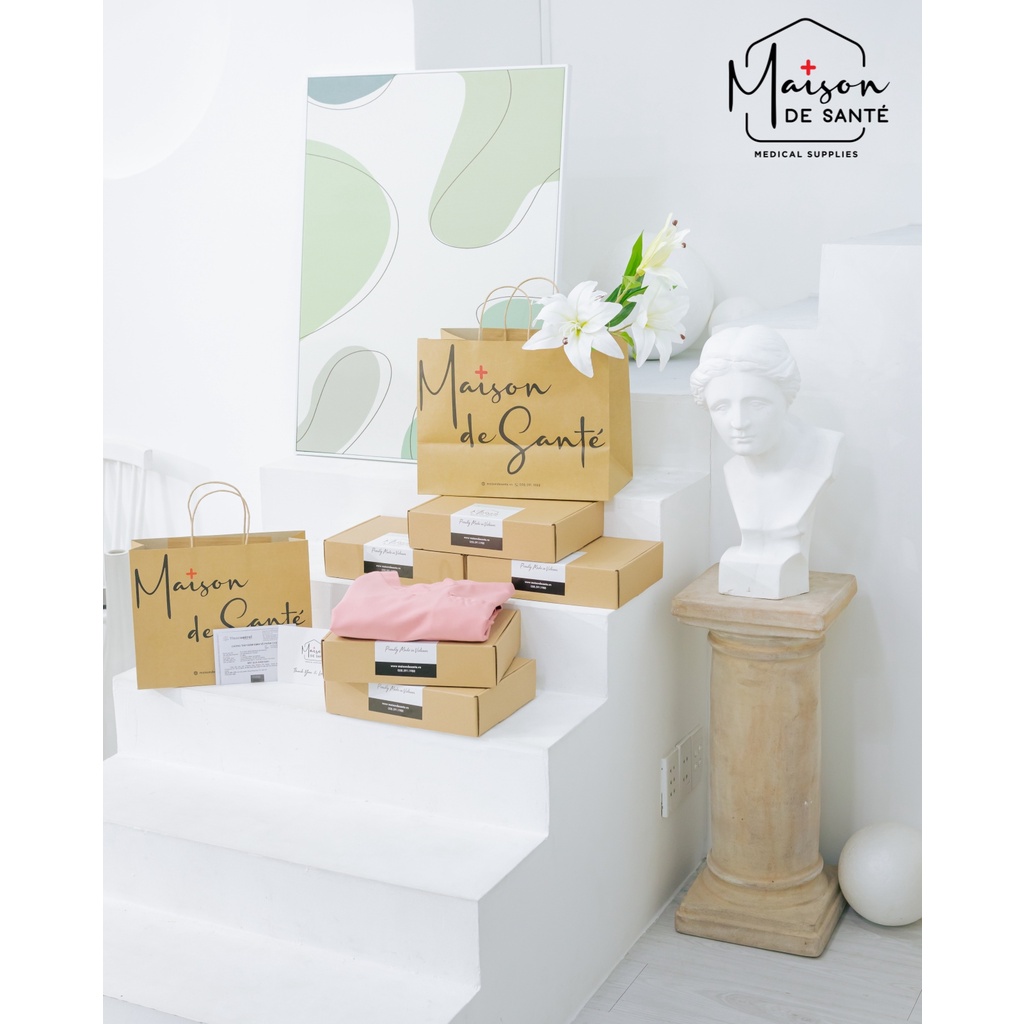 Bộ Scrubs Nữ Cổ Tim Cao Cấp Nhiều Màu Sắc - Đồng Phục Phòng Mổ, Spa, Phòng Khám - ROSIE Maison de Santé