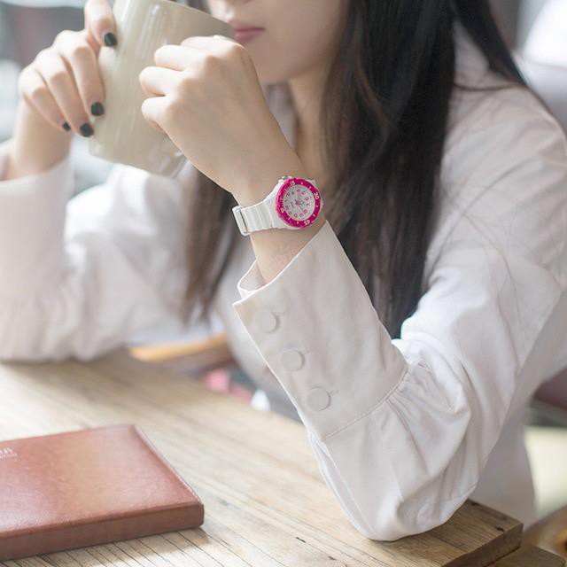 Đồng Hồ Casio Nữ LRW-200H-4B Dây Nhựa - Viền Hồng Dễ Thương
