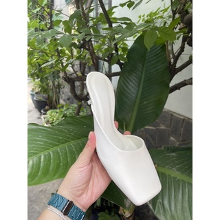 Giày Sục mũi vuông gót chẻ 3cm