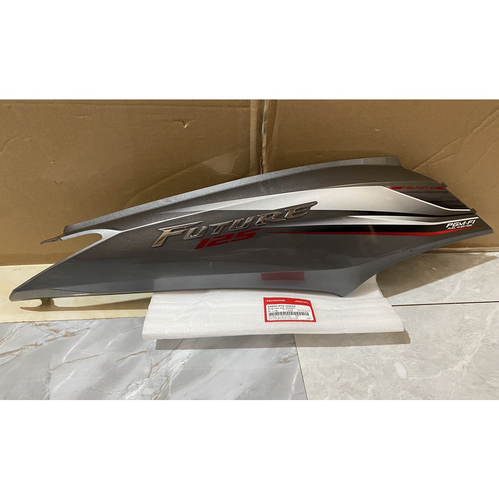 Ốp sườn sau bên phải - ốp thân HONDA FUTURE 125 năm 2015 màu xám ghi. *NHA62M* 64600KYZG00ZA