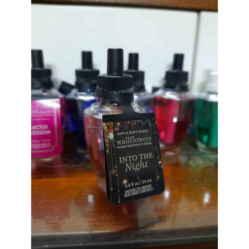 tinh dầu Bath & Body Works Gray Flower Top Wallflowers Fragrance | BigBuy360 - bigbuy360.vn