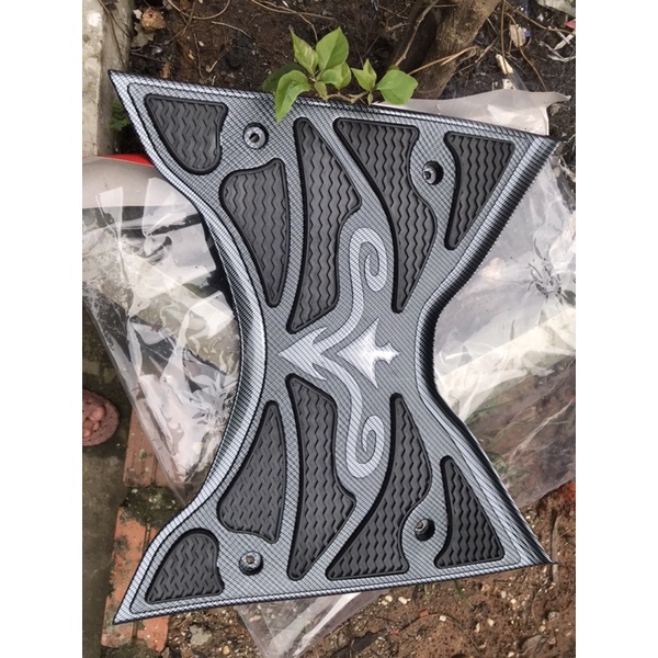 Thảm để chân cacbon Sh 2020-2022 mẫu mới cực đẹp