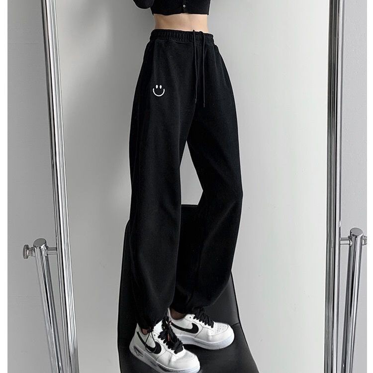 Quần Thể Thao Lưng Cao Dáng Rộng Thêu Hình Mặt Cười Phối Dây Rút Thời Trang Xuân Hè Mới Cho Nữ | BigBuy360 - bigbuy360.vn