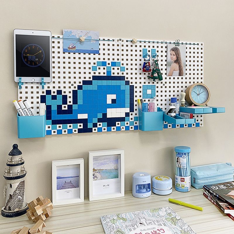 Một vài mẫu bảng treo tường pegboard xinh xắn trang trí bàn học cho bé