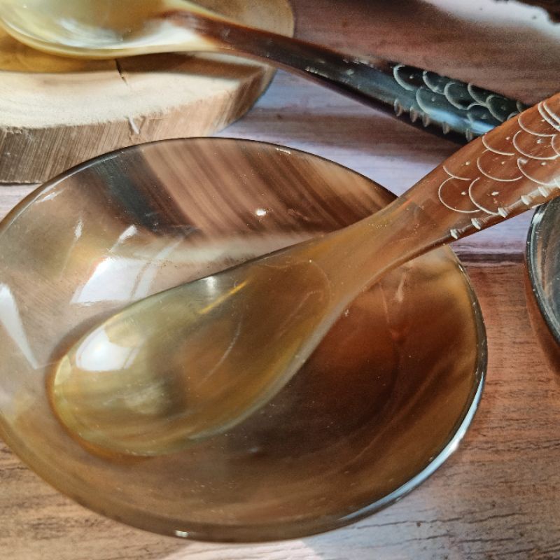 Set bát và thìa ăn dặm bằng sừng trâu tự nhiên