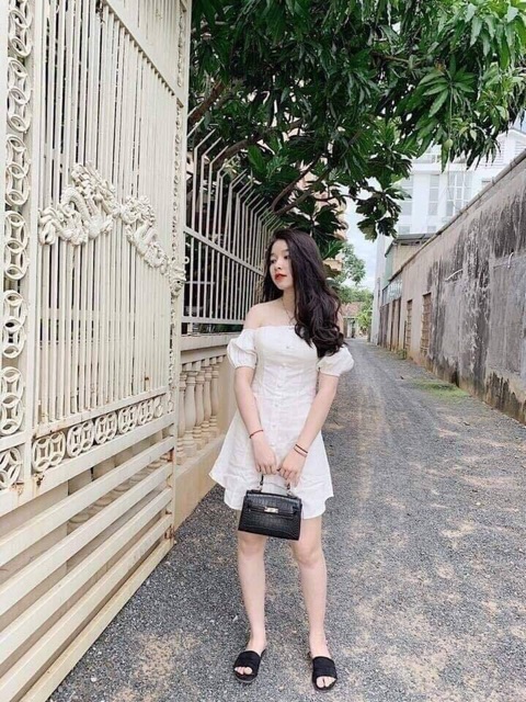 ĐẦM XÔ TRẮNG BẸT VAI