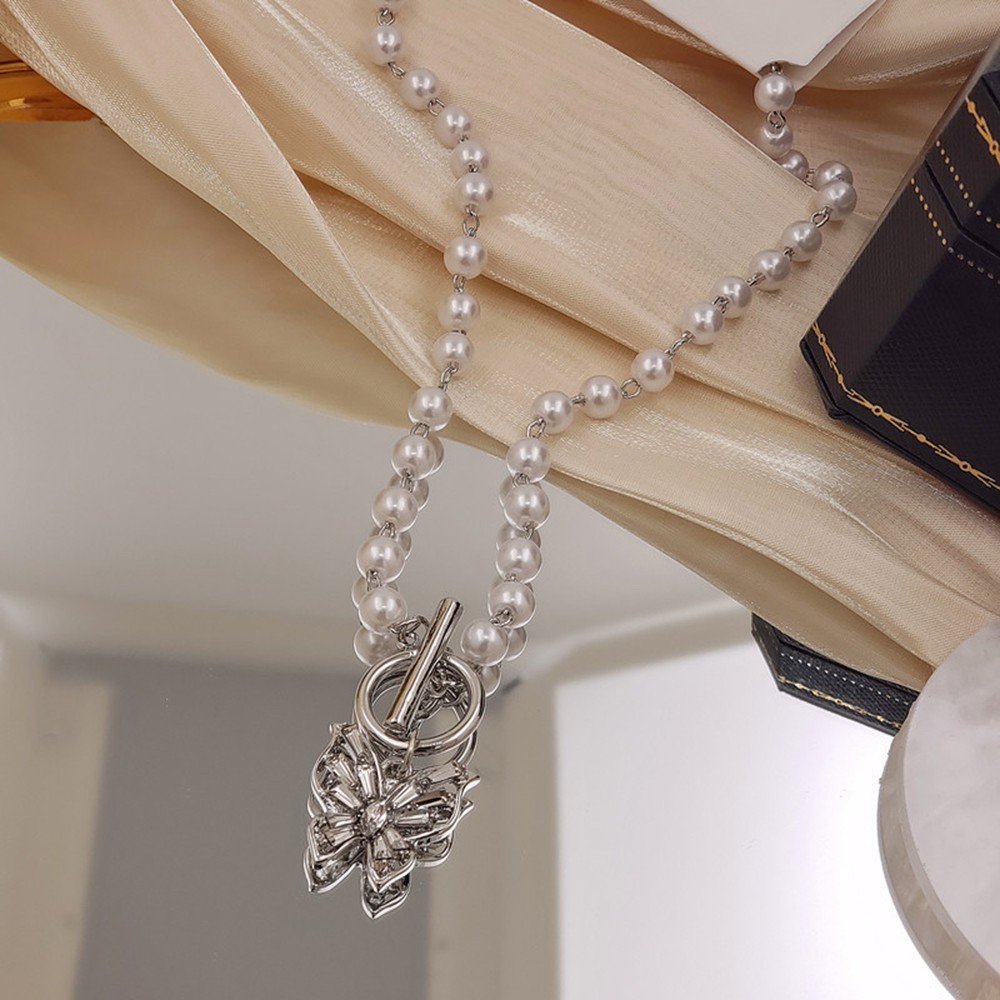 Vòng Cổ Choker Mặt Bướm Đính Ngọc Trai Siêu Nữ Tính Phong Cách Hàn Quốc Dongdaemun Mới