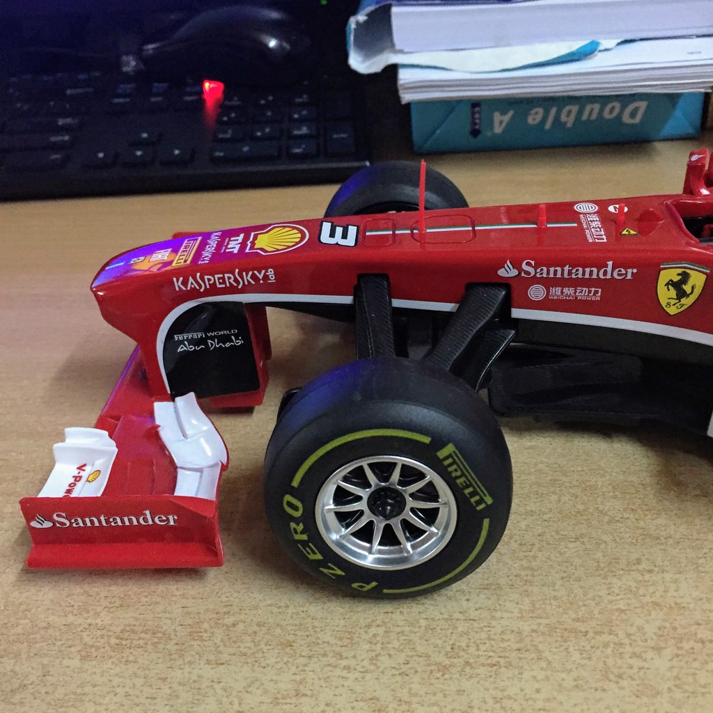 Xe đua điều khiển từ xa sóng 2.4G Rastar Ferrari công thức F1