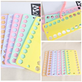 Bảng cột chỉ thêu chuyên dụng Plastic giúp sắp xếp, quấn và chống rối chỉ tiện lợi