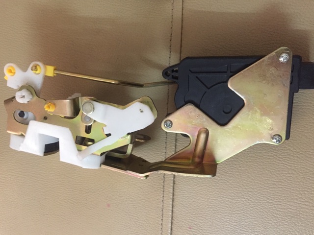 Khoá ngậm cửa liền moto trước / Sau Chery QQ3, Daewoo Spark  Matiz 2