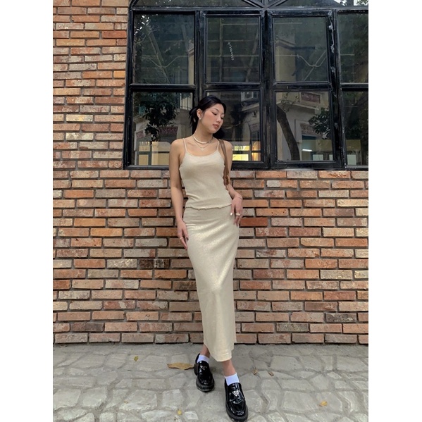 MAHU - VÁY ÔM THUN ĐƠN GIẢN XẺ SAU XESA | BigBuy360 - bigbuy360.vn