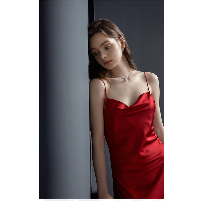 Đầm, váy ngủ lụa 2 dây cổ đổ siêu quyến rũ, sexy gợi cảm màu Đen + Đỏ chất liệu cao cấp không nhăn - V1013 Lusia Dreams
