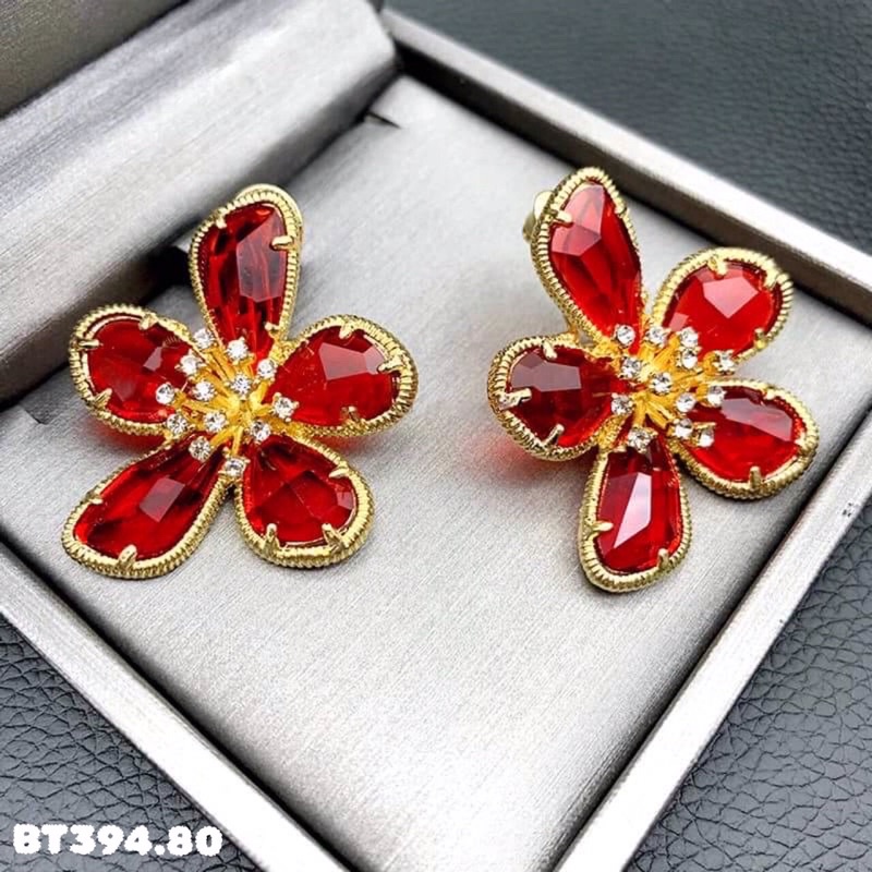 Bông tai hoa phong cách sang trọng