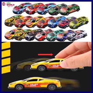 Xe chạy trớn, chất liệu Hợp kim và Nhựa. Tỷ lệ 1:64.
