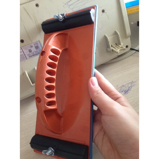 BÀN CHÀ NHÁM CÁN NHỰA