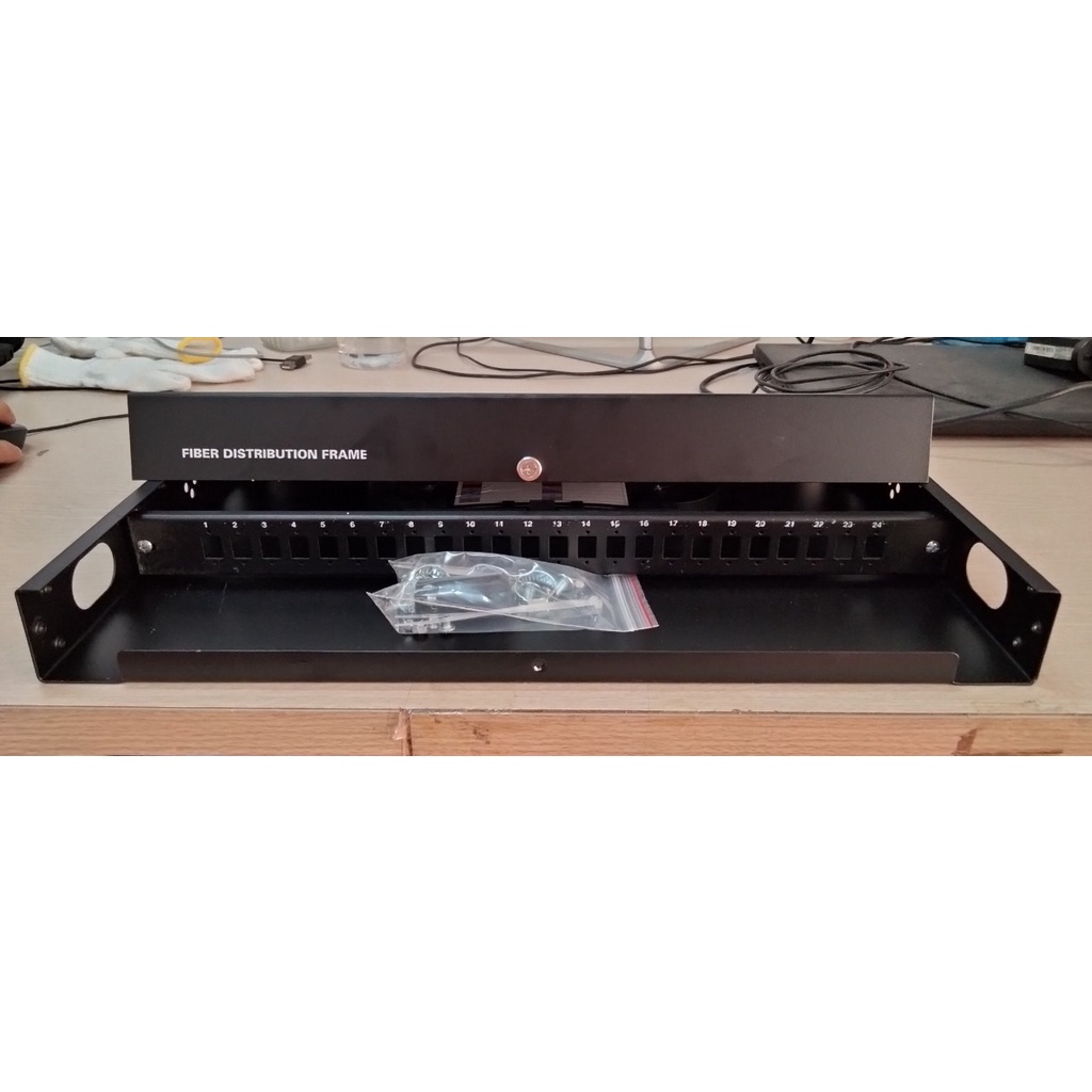 Vỏ ODF 12/24FO indoor rack 1U-19''. Hàng chính hãng