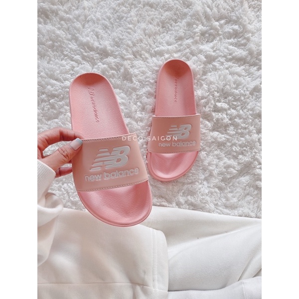 Dép quai ngang họa tiết logo NB màu Pastel cao 2cm đế Eva nhẹ, êm chân – Hỗ trợ đổi size/tặng kèm box – Deco.saigon