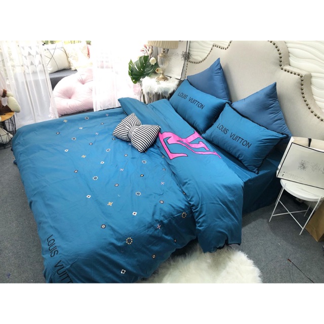 Bộ Chăn Ga Gối Lụa Thêu Lv cao cấp