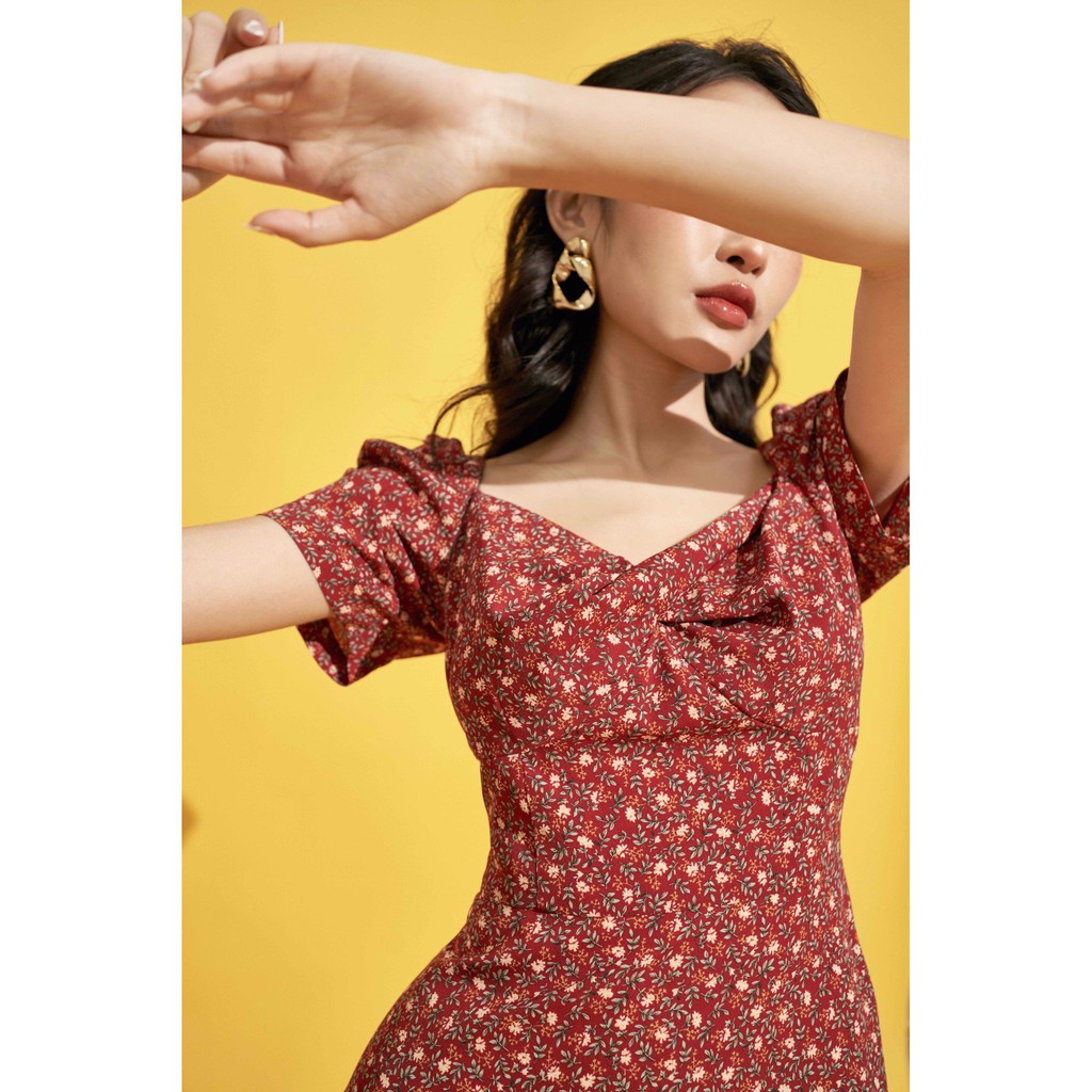 Đâm mini hoa nhí đỏ vặn ngực 1VA1003  ADORE DRESS | BigBuy360 - bigbuy360.vn