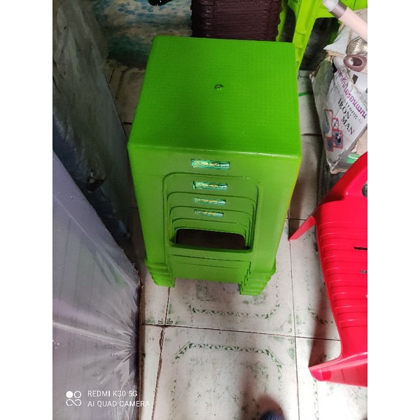 Ghế cao nhựa khôi nguyên chắc chắn