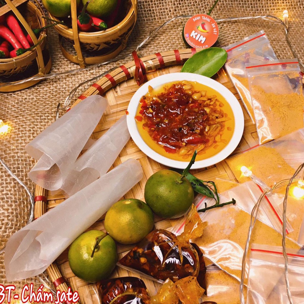 Bánh tráng chấm sate