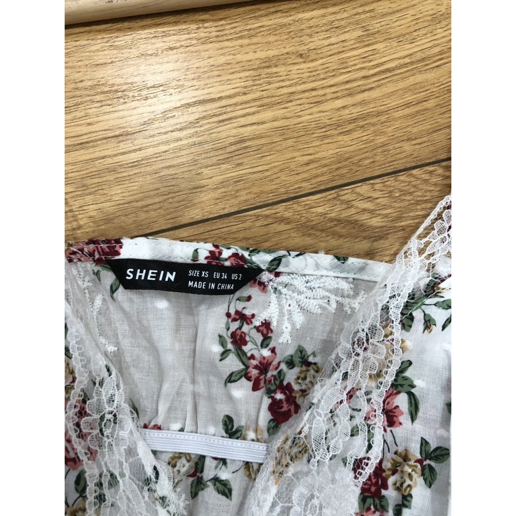 Áo Croptop cotton lụa "họa tiết thêu ren đen xẻ áo"
