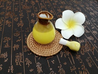 Lọ gốm đựng tinh dầu trong spa