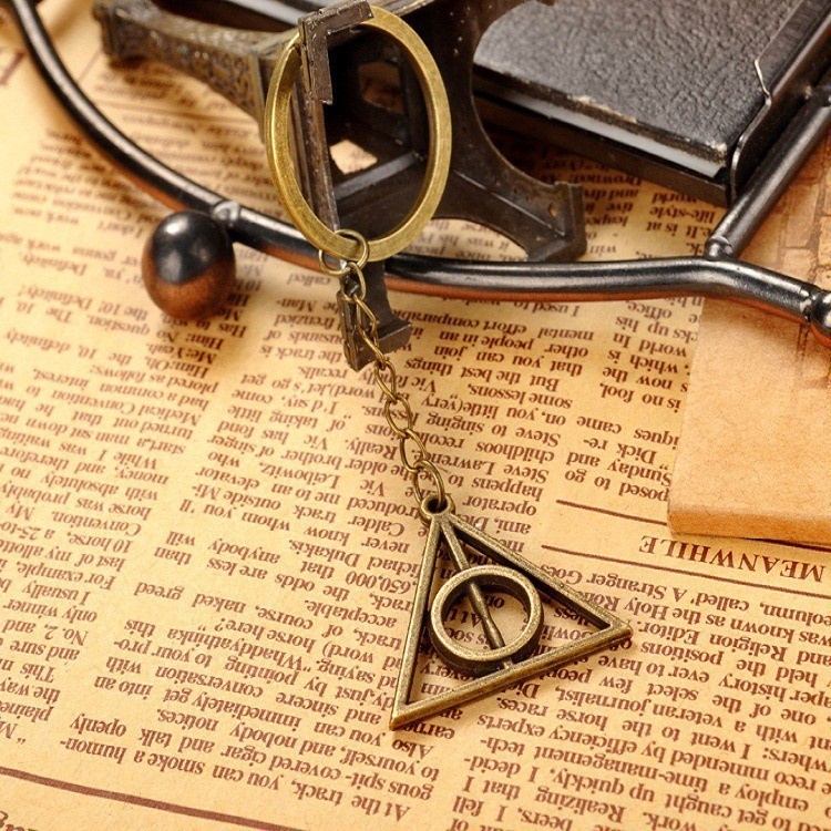 Móc khóa mặt hình tam giác phong cách Harry Potter và The Deathly Hallows Luna
