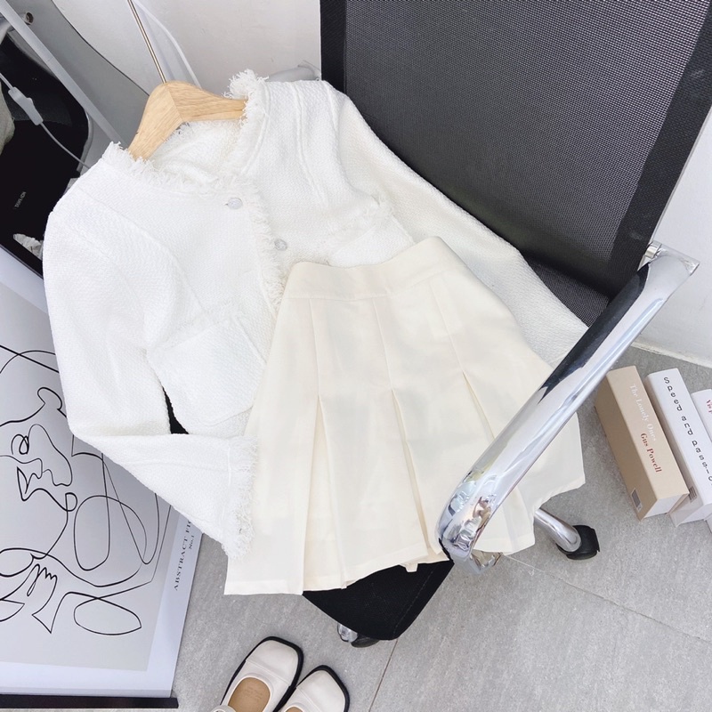 SET DẠ TRẮNG TƯA LAI + CHÂN VÁY XẾP LY KEM