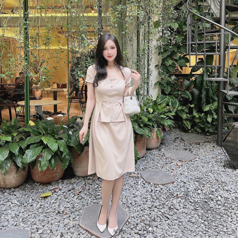 Ciara dress / Váy ngắn tay dáng xoè phối cúc trang trí