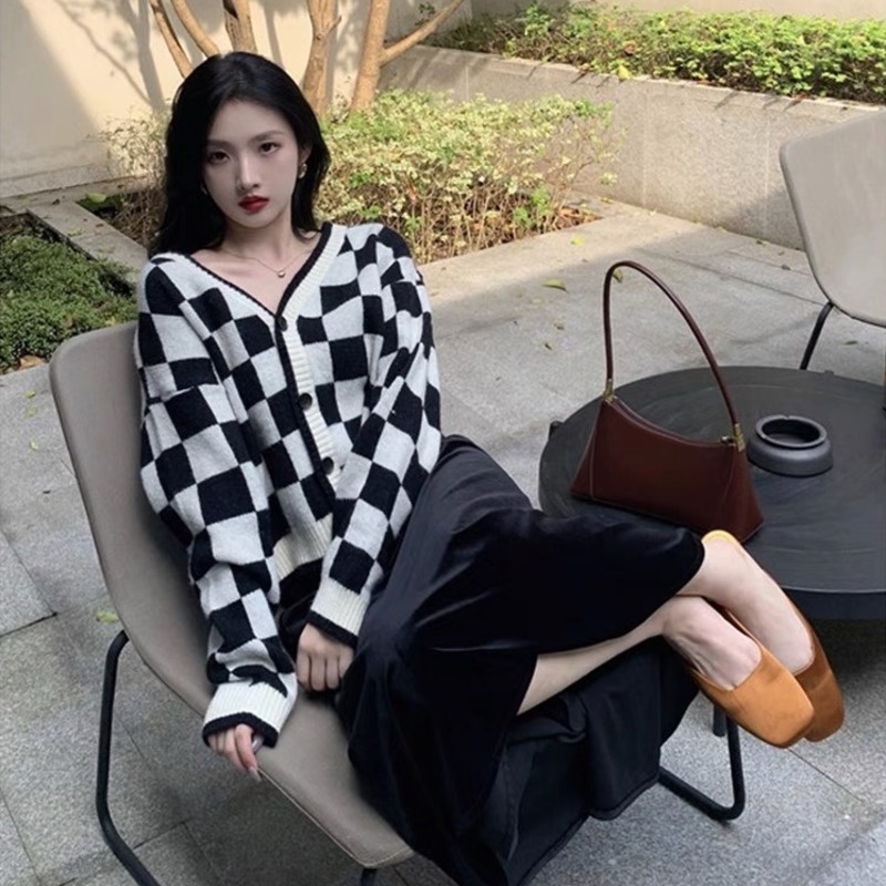 Áo khoác cardigan dệt kim cổ chữ V dáng rộng họa tiết kẻ sọc thời trang thu đông cho nữ