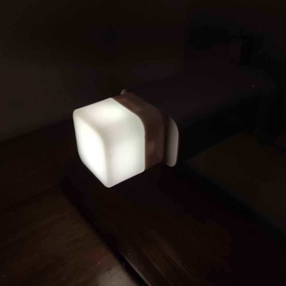 2 Đèn LED Tròn Cổng USB Bảo Vệ Mắt Khi Đọc Sách Điện Thoại