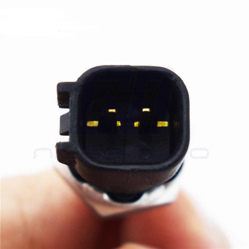 Công tắc số lùi Captiva, Lacetti XỊN -tặng vòng xoay hương hoa | BigBuy360 - bigbuy360.vn