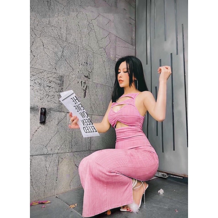 Đầm sát nách ôm body dáng dài kiểu cắt 3 đường trước ngực cực sexy , chất thun gân mềm mịn