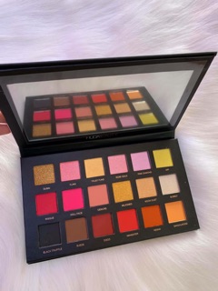 PHẤN MẮT HUDA BEAUTY