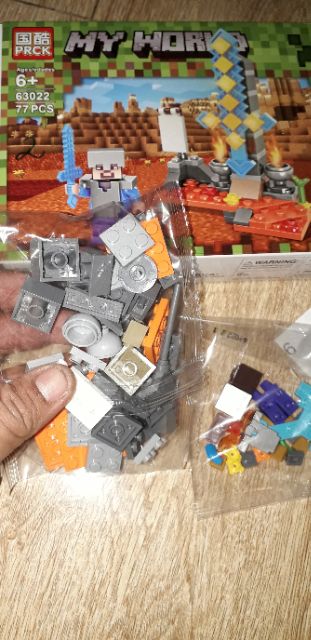 Lắp ráp 1 hộp LegoMineCraff MyWord 63022 nhiều chi tiết bằng nhựa ABS