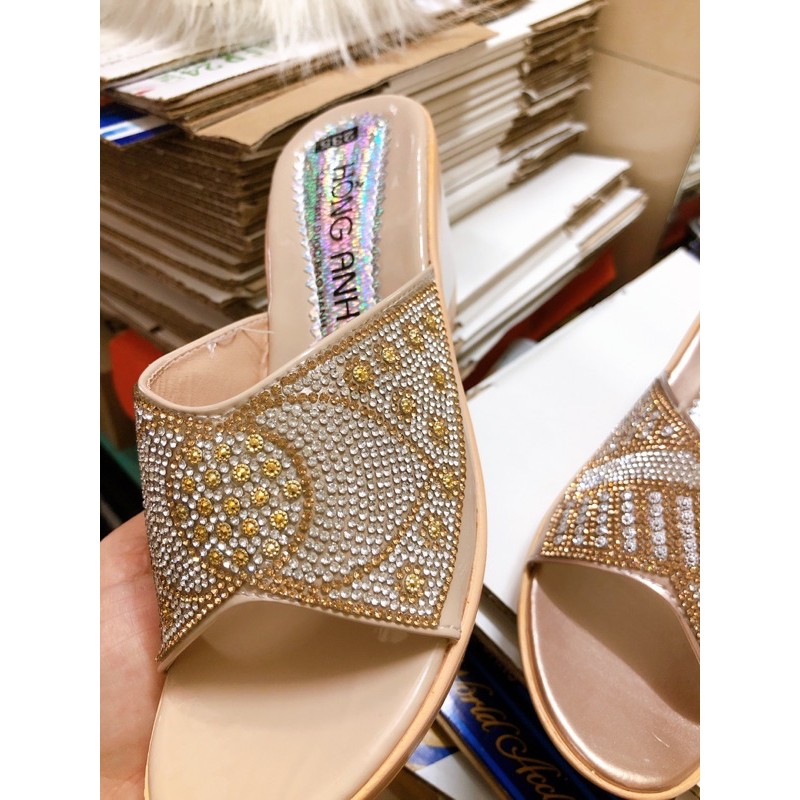 Dép xuồng 7-8p quai đinh đá rất đẹp, siêu nhẹ
