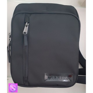 Túi đeo chéo nam xách tay Mỹ hiệu Calvin Klein