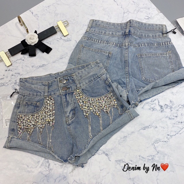 Quần đùi jean đính đá