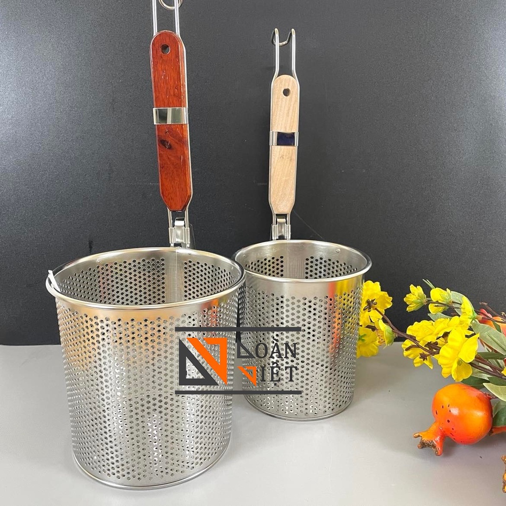 Vợt TRỤNG HỦ TIẾU MÌ, VỢT XƯƠNG loại tốt- Sâu Lòng .lưới dày, cán gỗ, móc treo tiện dụng - Nhiều Size