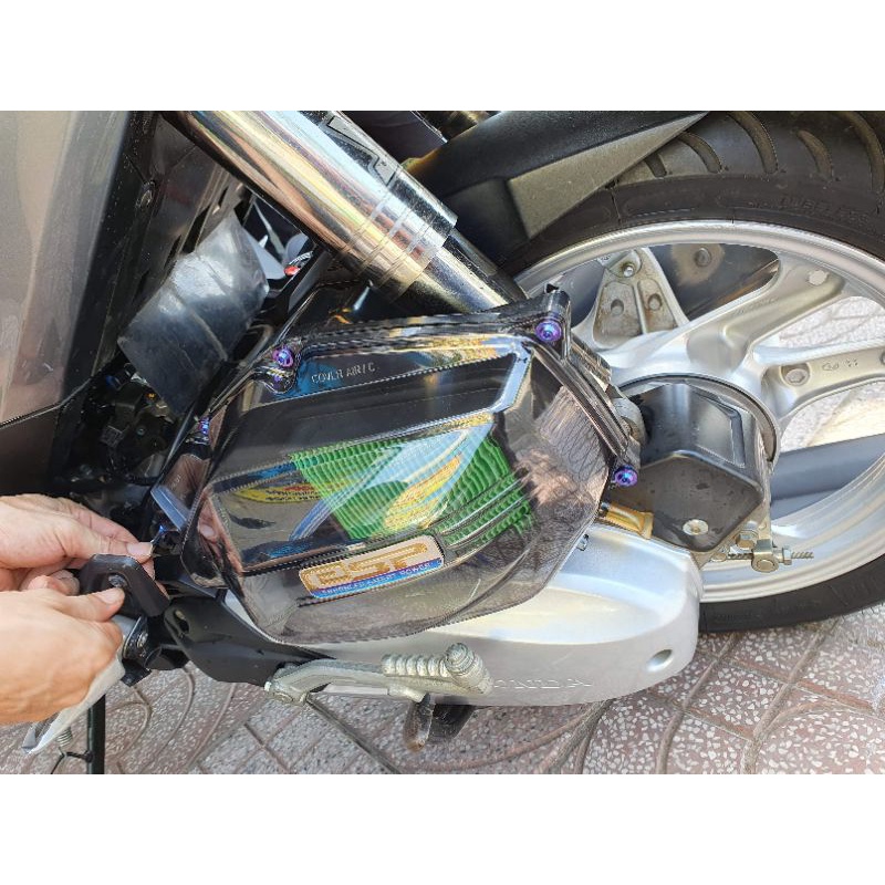 Ốc Titan Gắn Cho Ốp Pô Gió Dành Cho Các Xe Có Hộc Gió Để Bên Ngoài Như Xe Hãng Honda