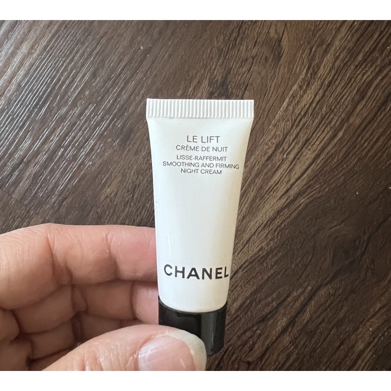 KEM DƯỠNG CC  GIÚP LÀM MỊN VÀ SĂN CHẮC DA LE LIFT CRÈME 5ml