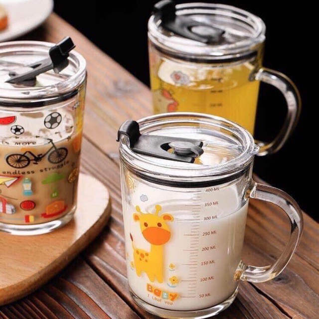 Ly Thuỷ Tinh Chia vạch 350 ml Hoạ Tiết Hoạt Hình Có Nắp Đậy Chân Không Cốc Thủy Tinh Uống Trà Sữa Có Ống hút
