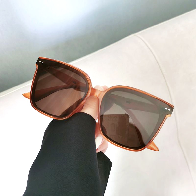 Kính Mát Thời Trang Đi Biển Cho Nữ Mã 2021