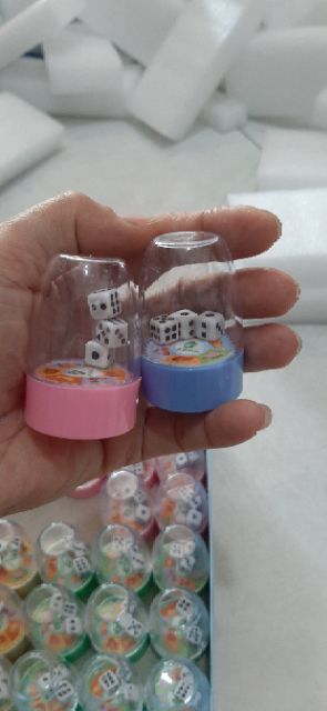 Gọt chì lắc xí ngầu.