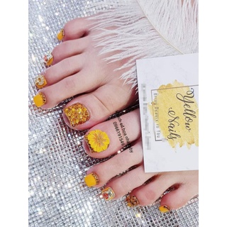 Hoa bột Hướng Dương đính móng chân