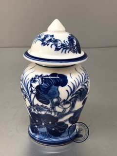 Hũ đựng gạo , muối , nước thờ